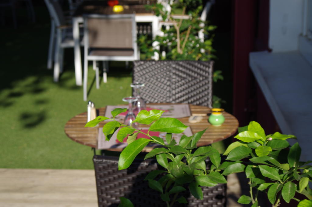 Le Robinson Otel Pierrelatte Dış mekan fotoğraf