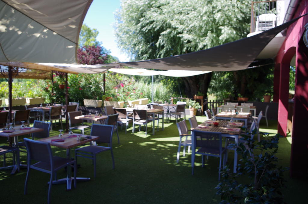 Le Robinson Otel Pierrelatte Dış mekan fotoğraf