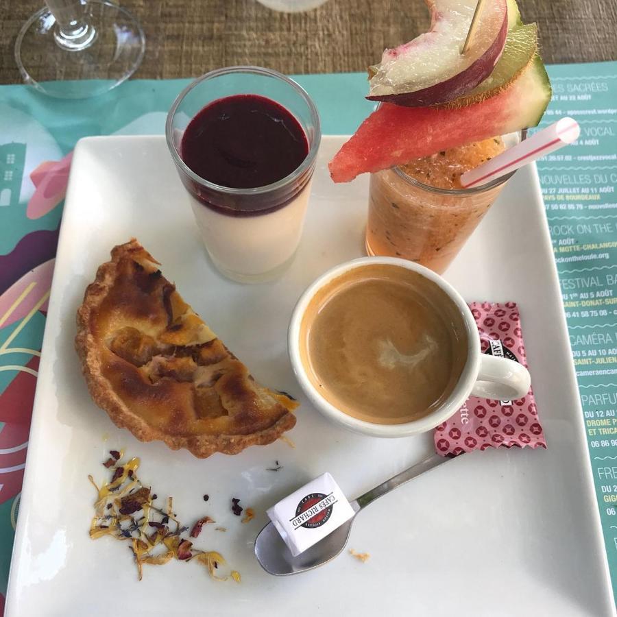 Le Robinson Otel Pierrelatte Dış mekan fotoğraf